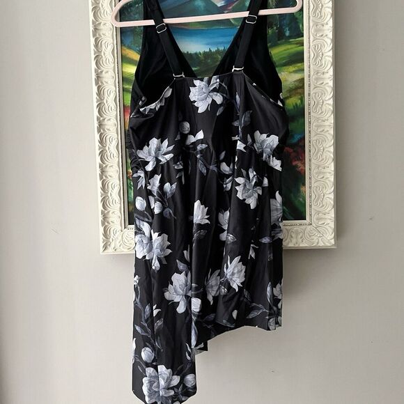 NWT Daci Asymmetrical Swim Dress Sz 22W Dark Fairy Floral Goth - Picture 5 of 10